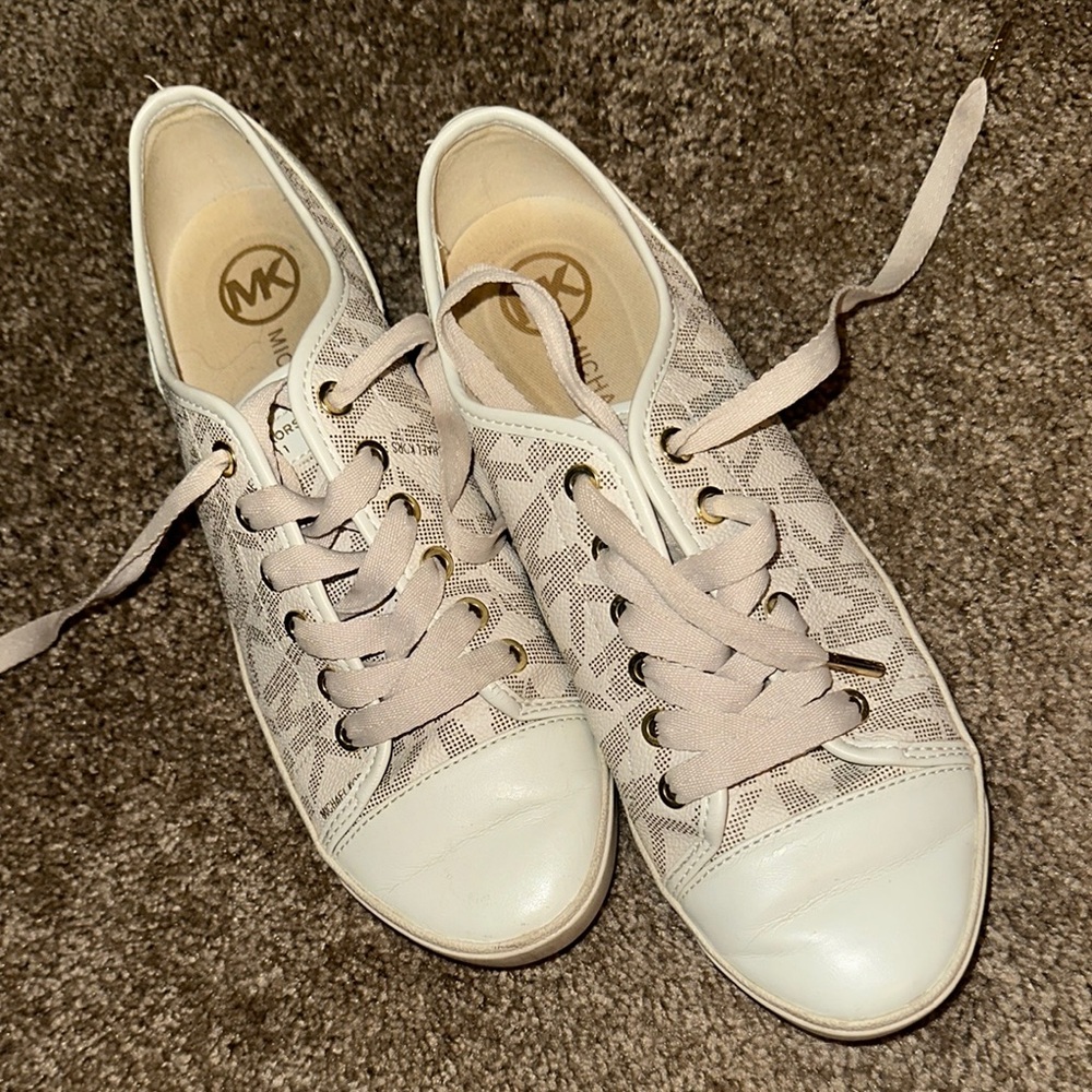 Michael Kors Cream Low-Top Sneakers Casual Style